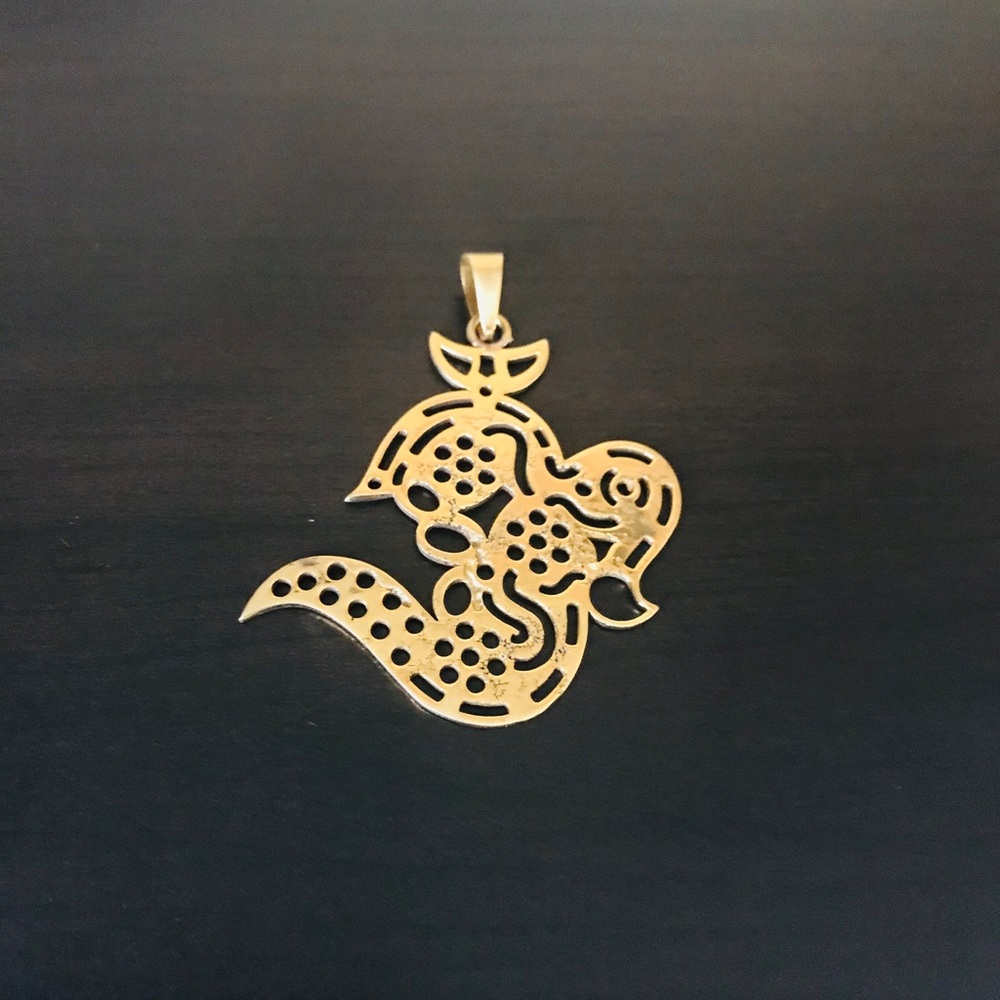 Om pendent